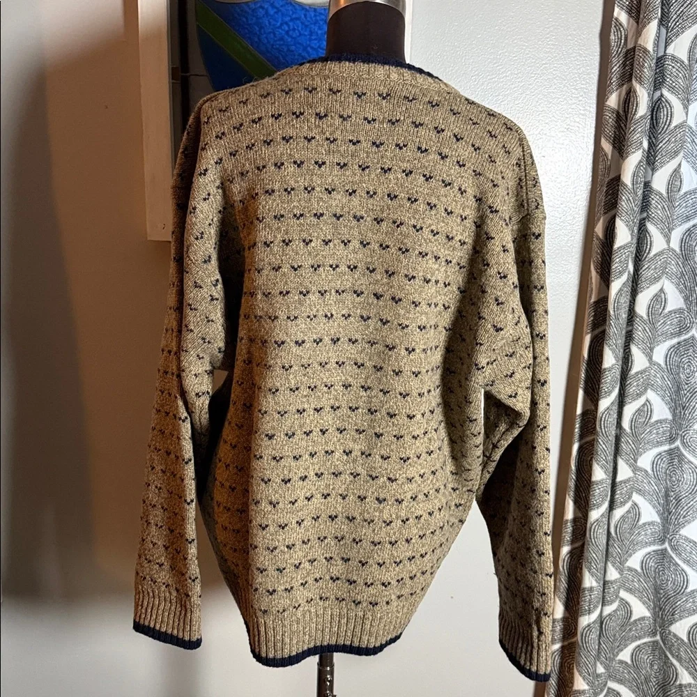 Vintage Woolrich Tan & Navy Blue V Neck 100% Wool Pullover Sweater SZ XL - Picture 4 of 6